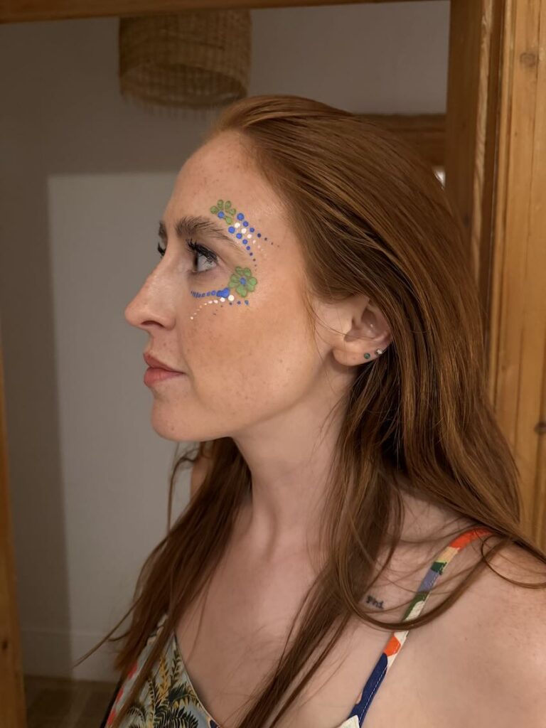 Face paint the gold