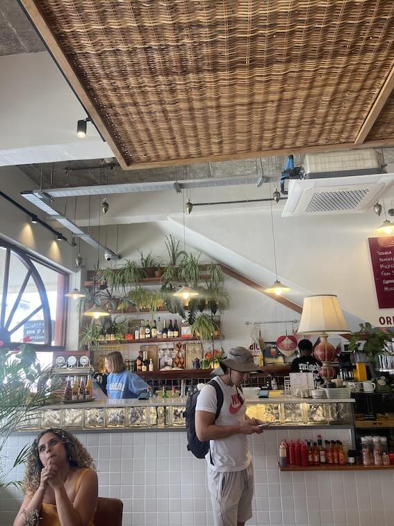 Maggy Lou's interior